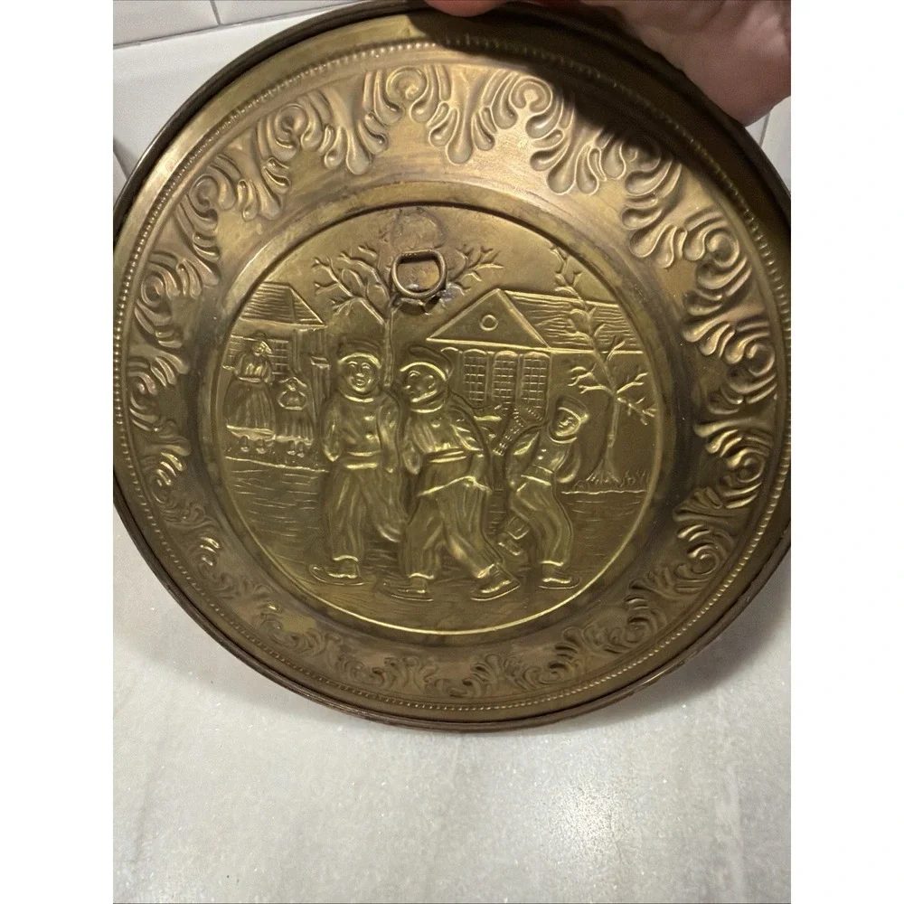 Vintage Brass Hammered Embossed Wall Plates Dutch/Netherlands Scene